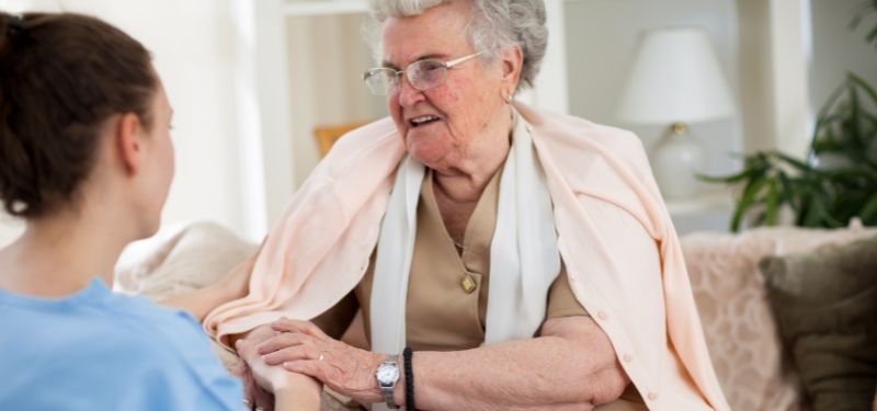 Anziani non autosufficienti, come cambiano Rsa e servizi residenziali?